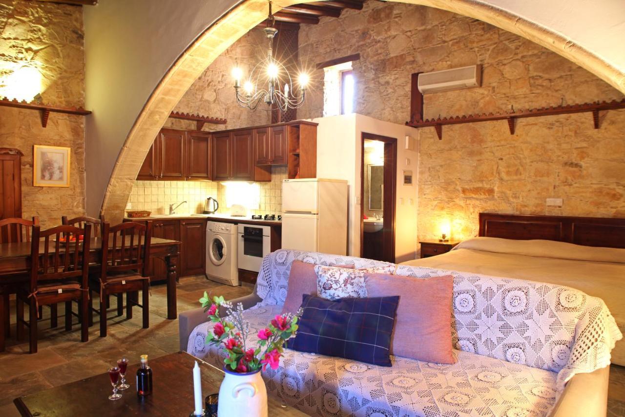 Agrovino Lofou Hotel Exterior photo