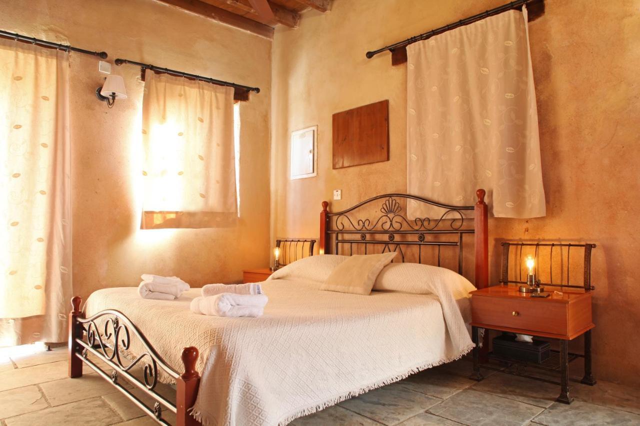 Agrovino Lofou Hotel Exterior photo