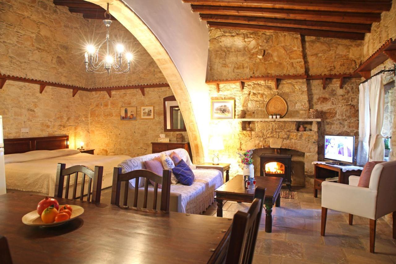 Agrovino Lofou Hotel Exterior photo