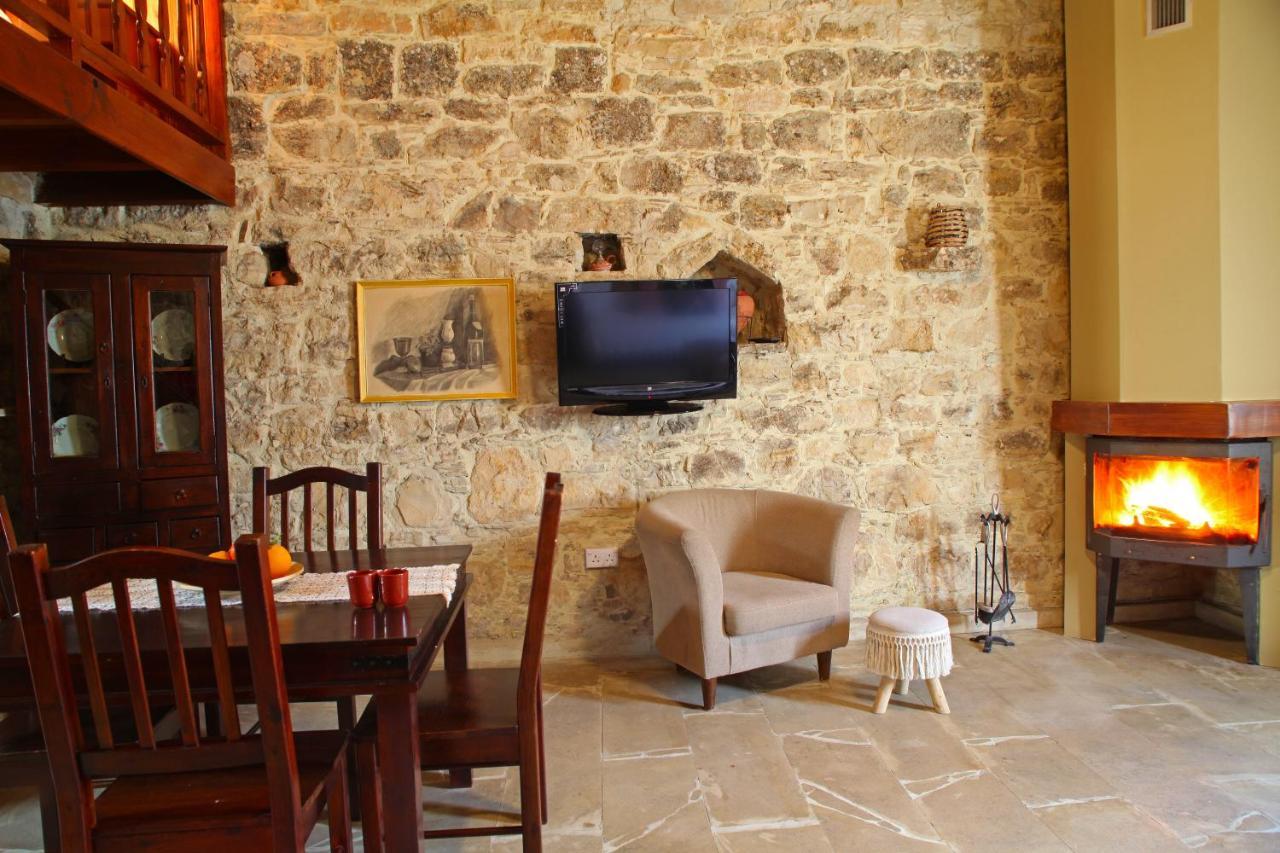 Agrovino Lofou Hotel Exterior photo