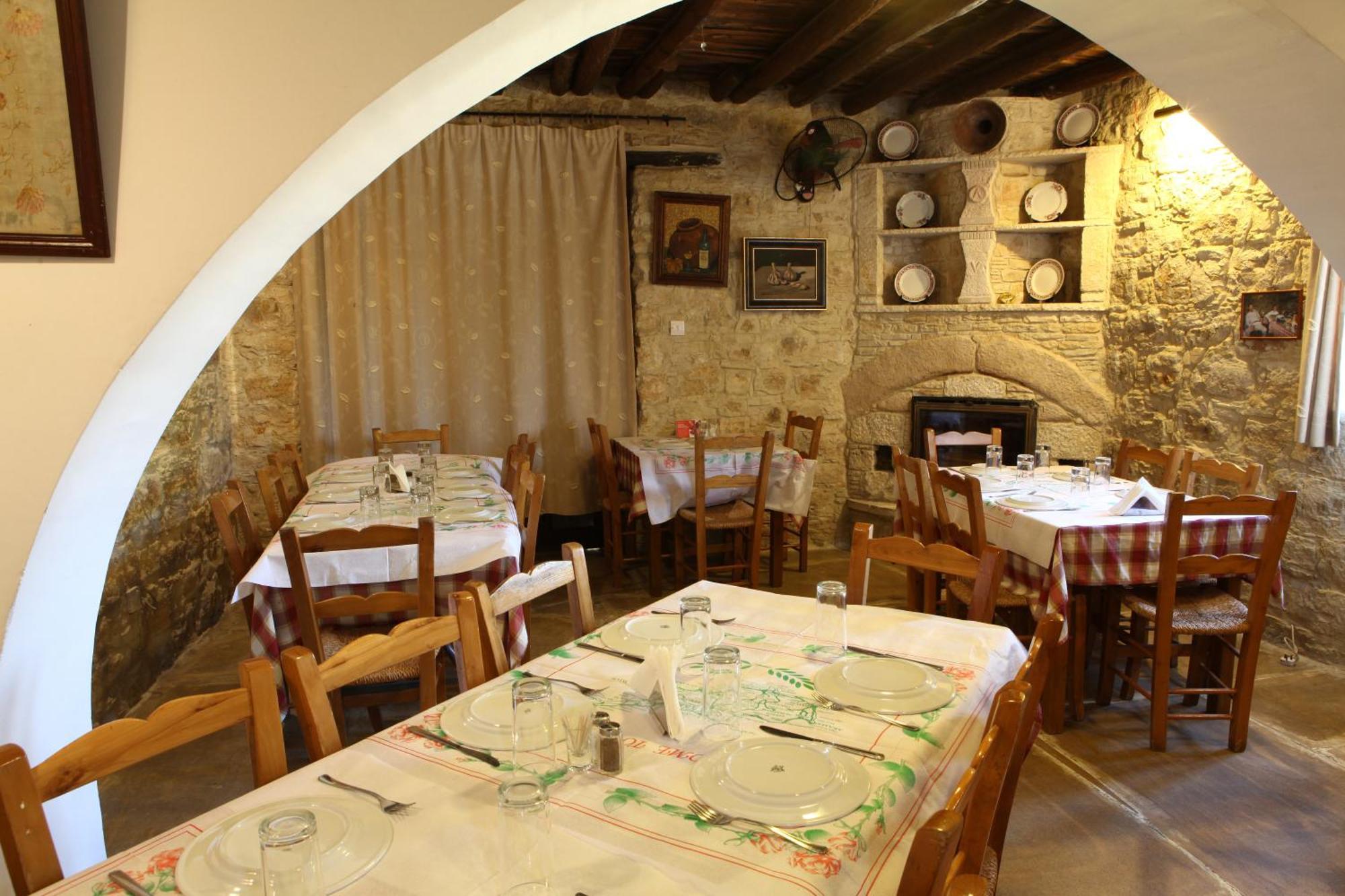 Agrovino Lofou Hotel Exterior photo